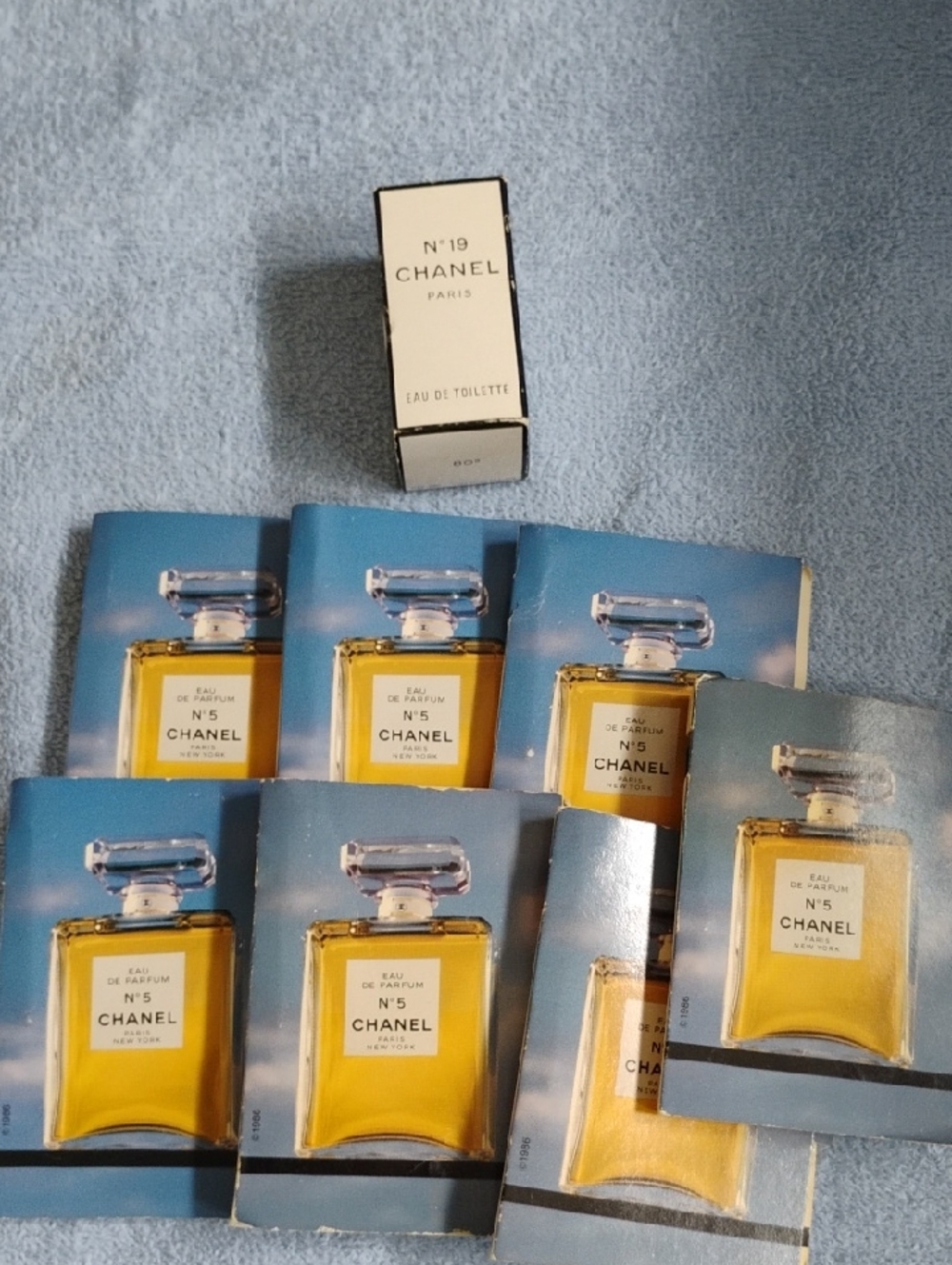 Chanel Samples - Picture 1 of 3